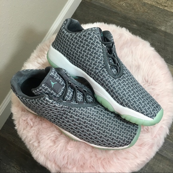 jordan future low wolf grey